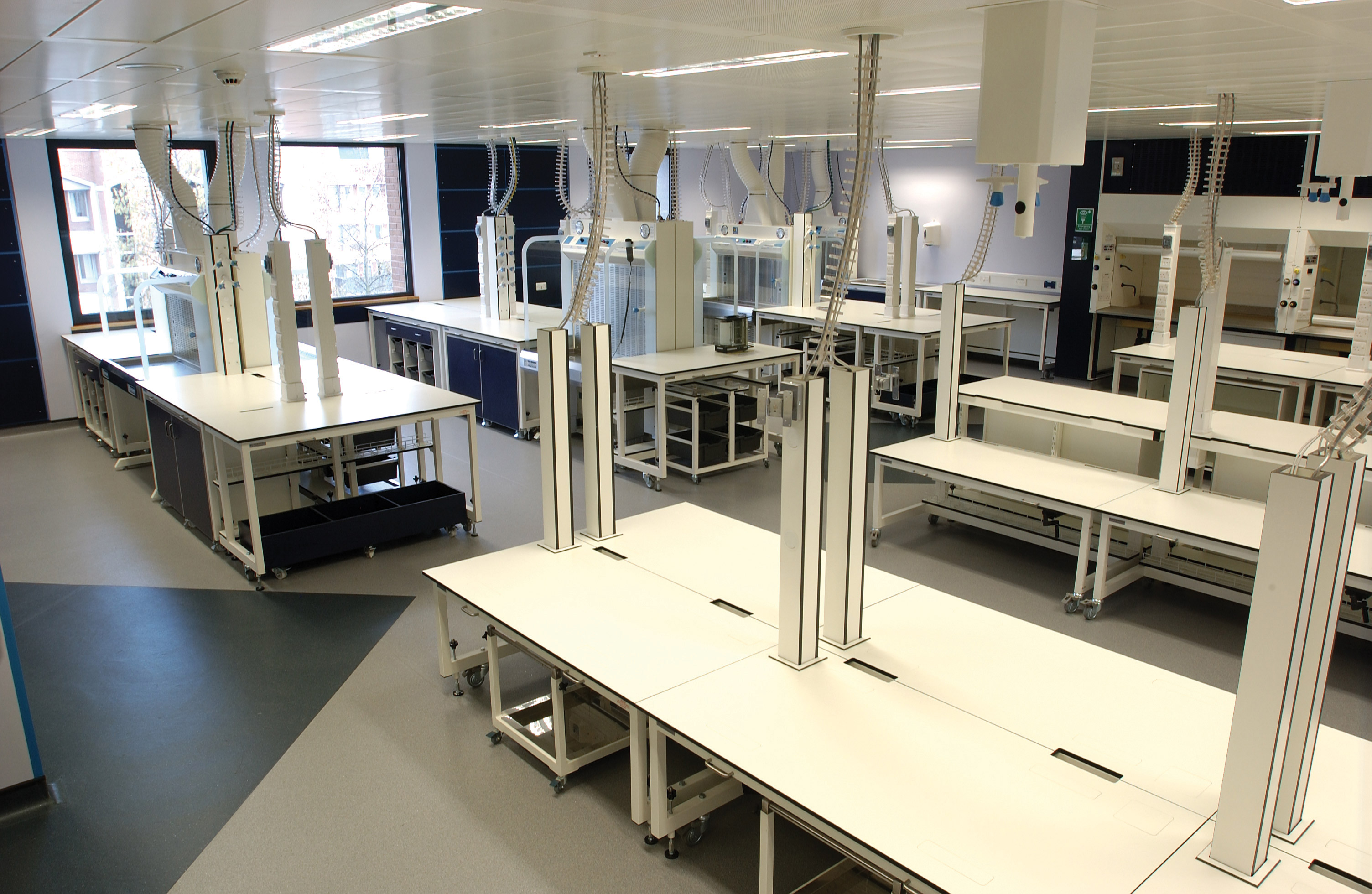 FlexiLab Service Pods & Poles W.E. Marson